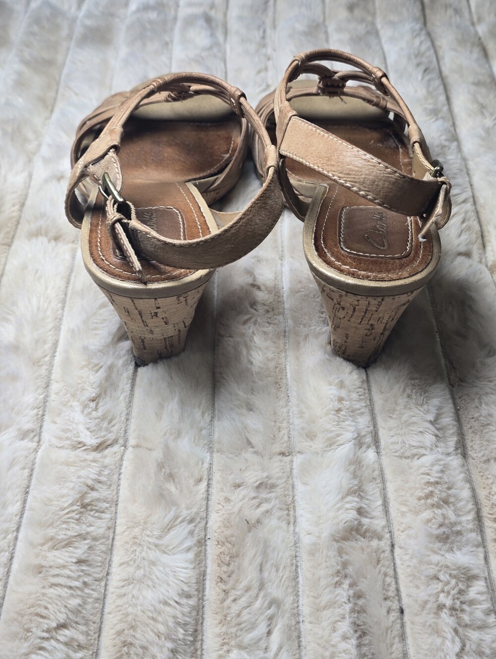 Vintage Clarks Premium Leather Cork Wedge Sandals Tan T-Strap Size 8 - Picture 4 of 12